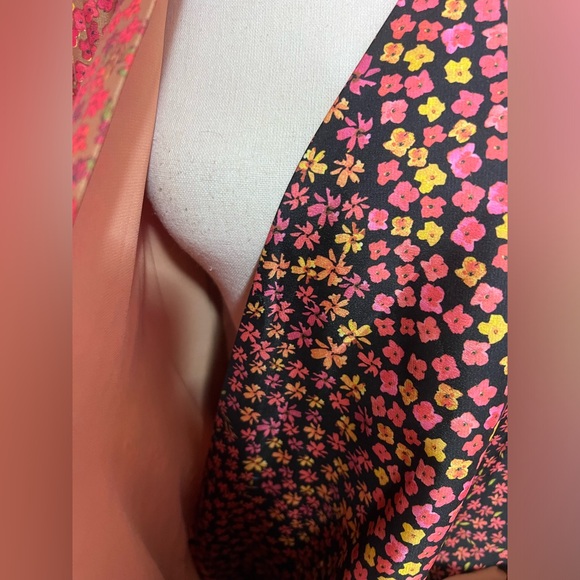 Honey Punch Red and Black Floral Blouse - Picture 3 of 9